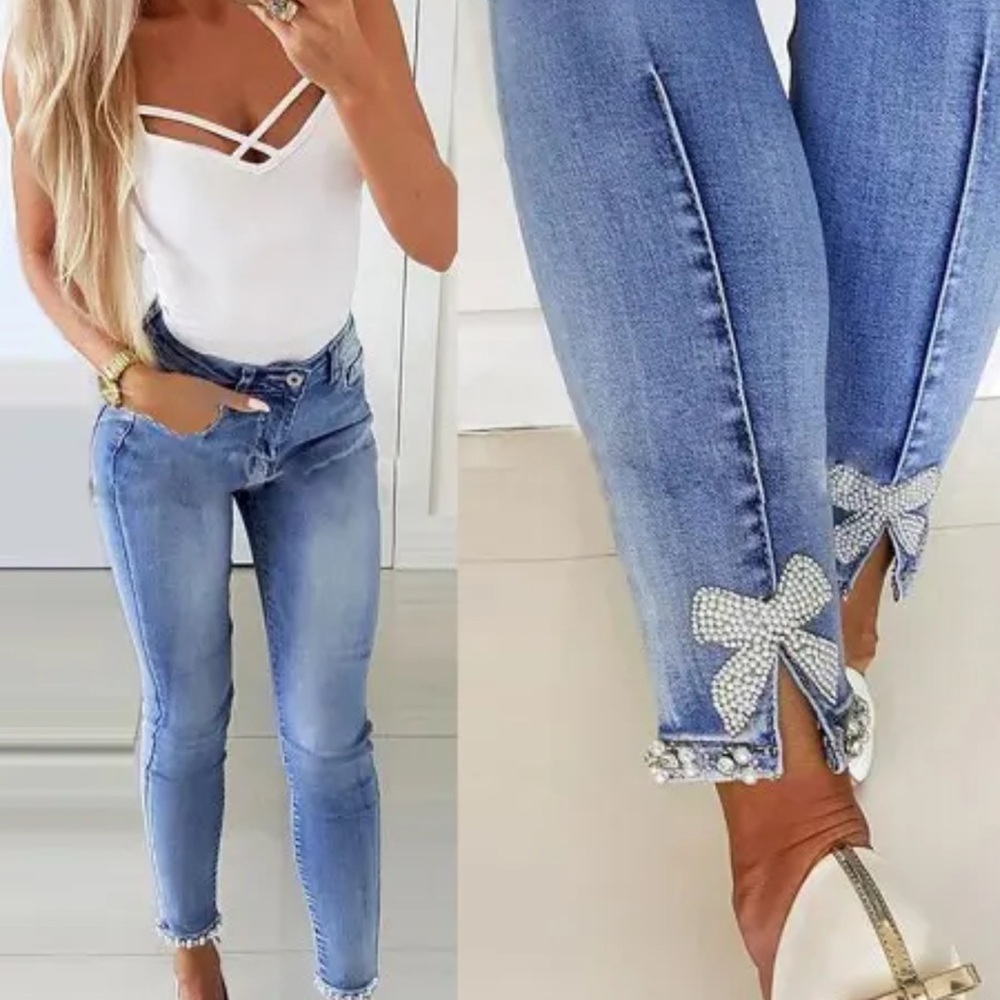 Stylish Blue Ankle Jeans with Bow Details